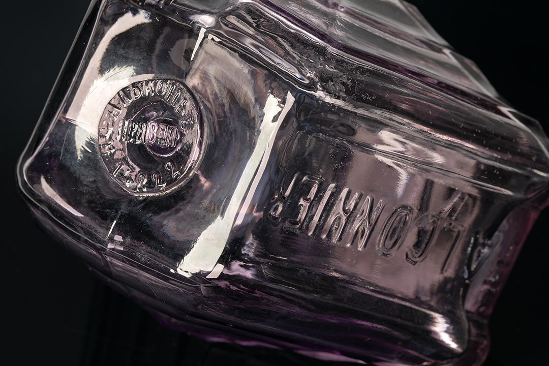 Исторический стеклянный кирпич Фальконье модели № 9, модуль ½. Фотограф А.В. Стрельников