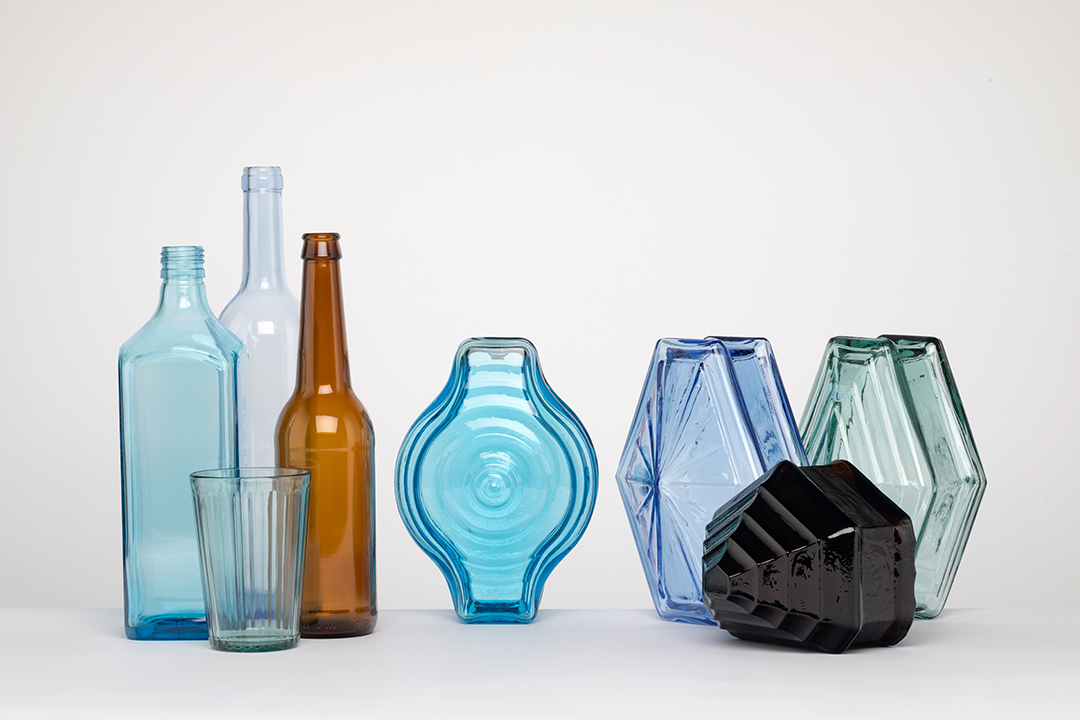 Современные стеклянные кирпичи Фальконье производства NWGlass.lab, сделанные из вторичного сырья. Фотограф А.В. Стрельников