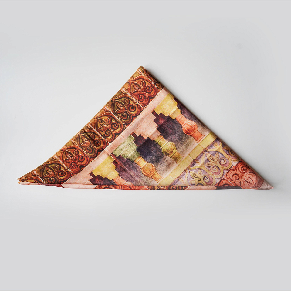 Платок «Керамический фриз Духовской церкви Троице-Сергиевой лавры»