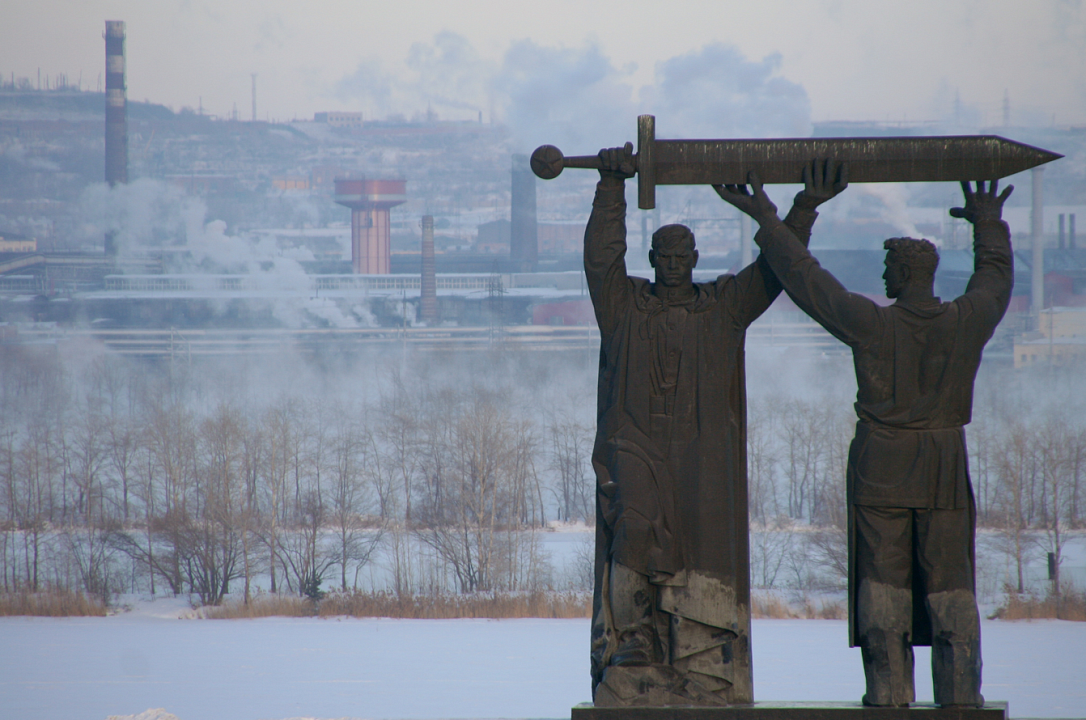 Я. Белопольский, Л. Головницкий. Мемориальный комплекс «Тыл – фронту» в Магнитогорске, 1979 г.
