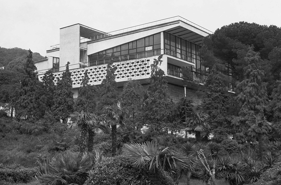 Городской бассейн, 1960-е.  Общий вид. Фото И.М. Чуракова, 1971