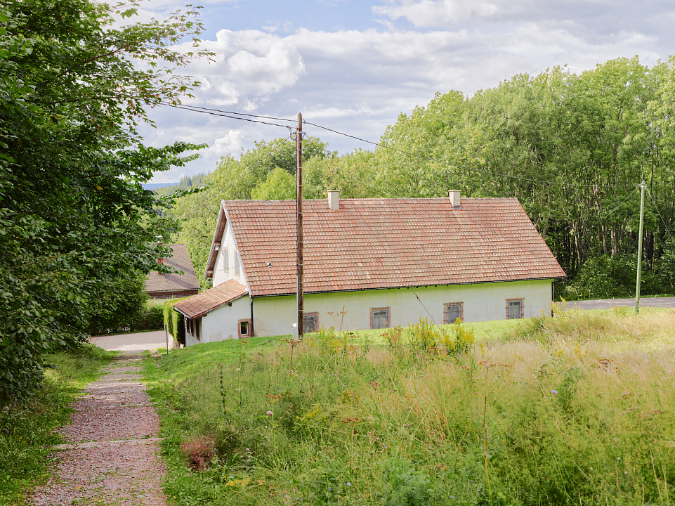 Фотография Егора Заики.  Газовая камера концентрационного лагеря Нацвейлер-Штрутгоф, оборудованная в бывшем танцевальном зале трактира «Штрутгоф-Инн».   Нацвейлер, Франция 2014